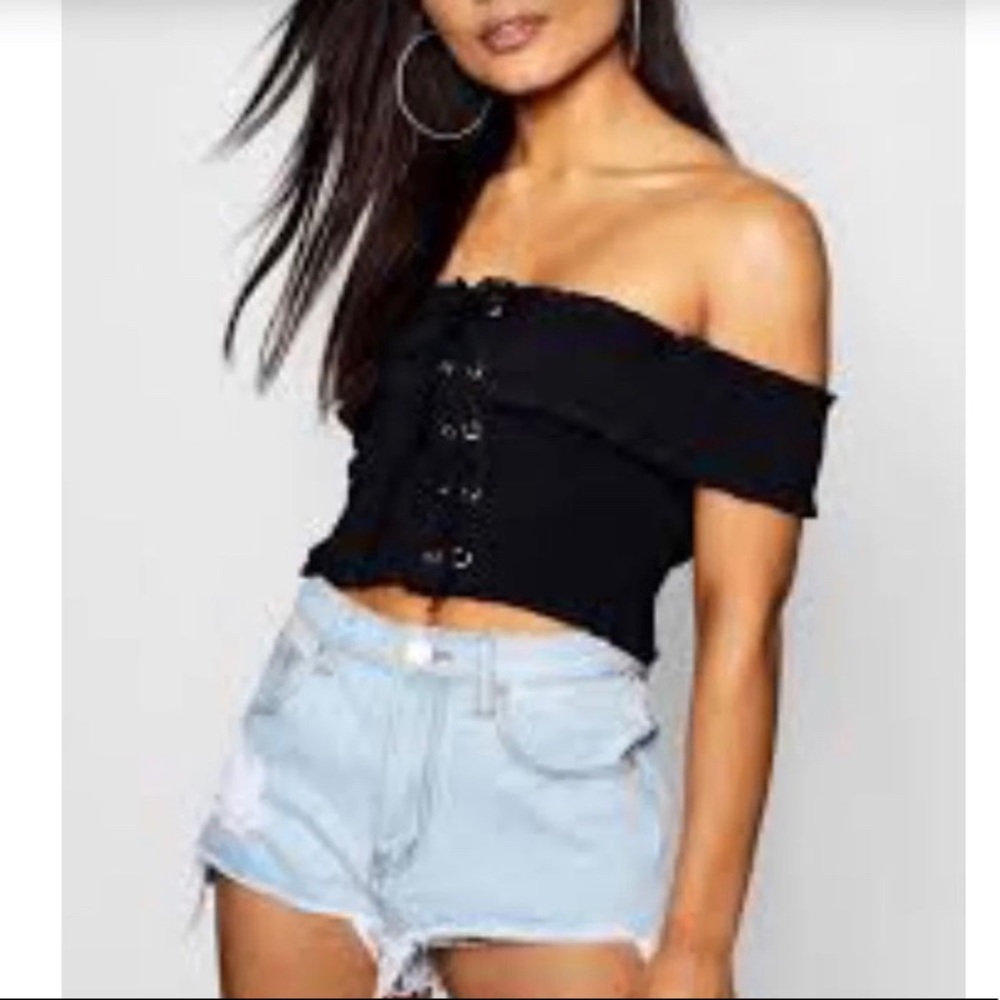 NWT Boohoo Shirred Lace Up Crop Top